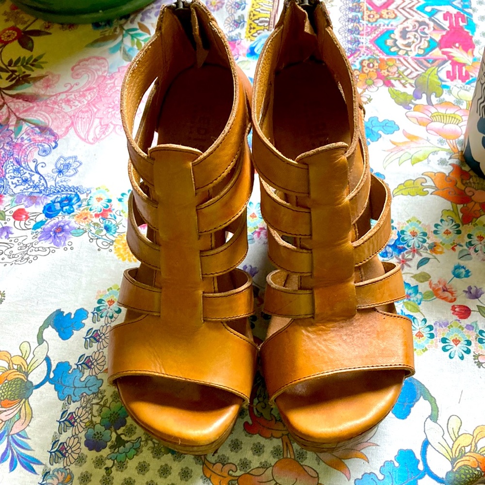 Bed Stu Wedges